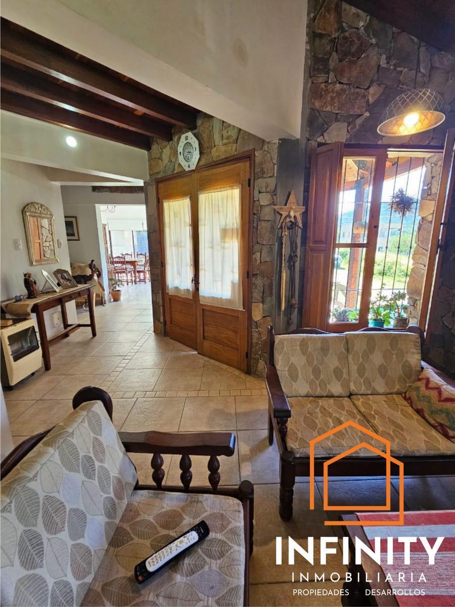 Casa en La Misión con Piscina 2