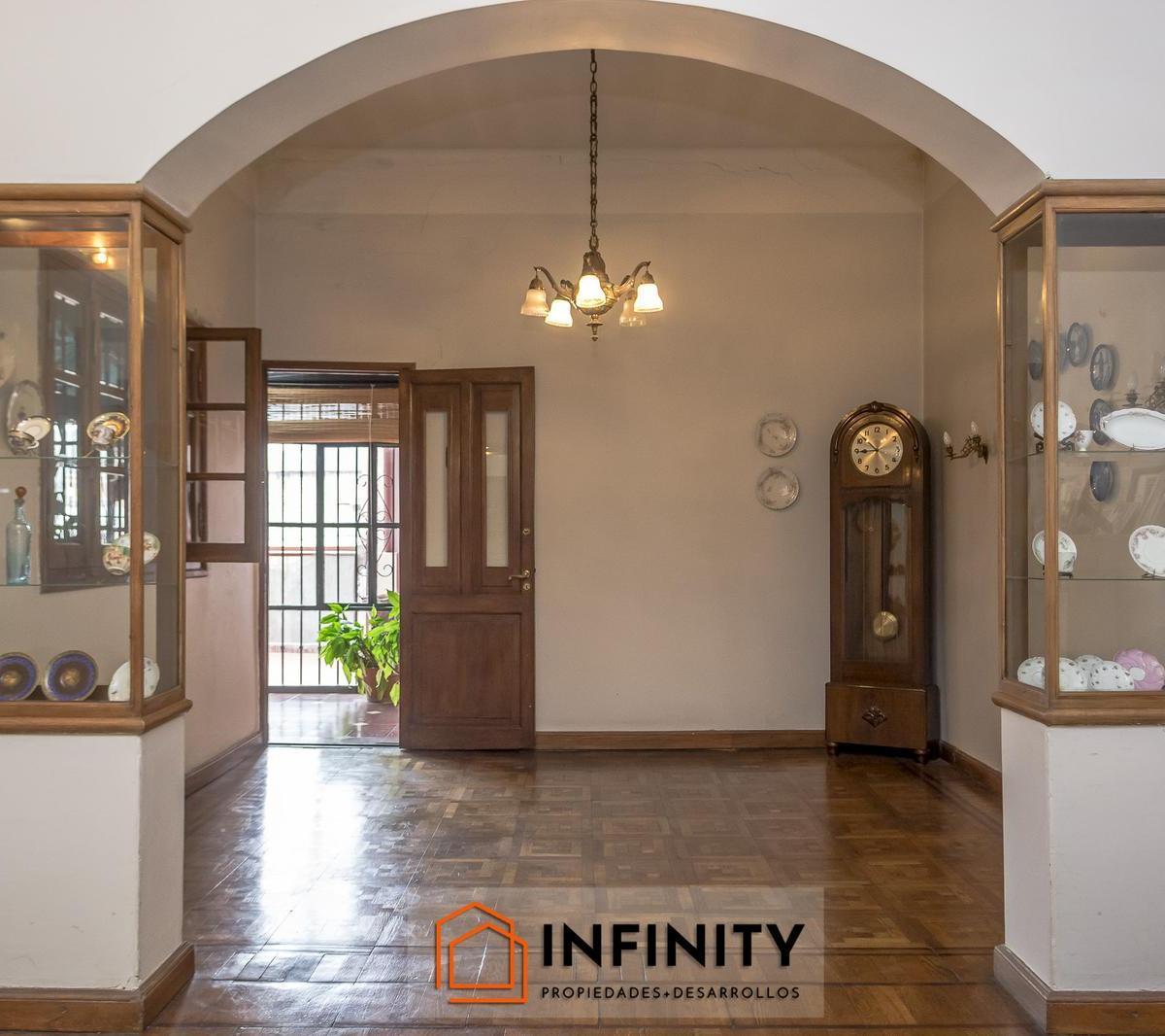 Venta - PH Sobre Calle Sarmiento (En Planta Alta). 1