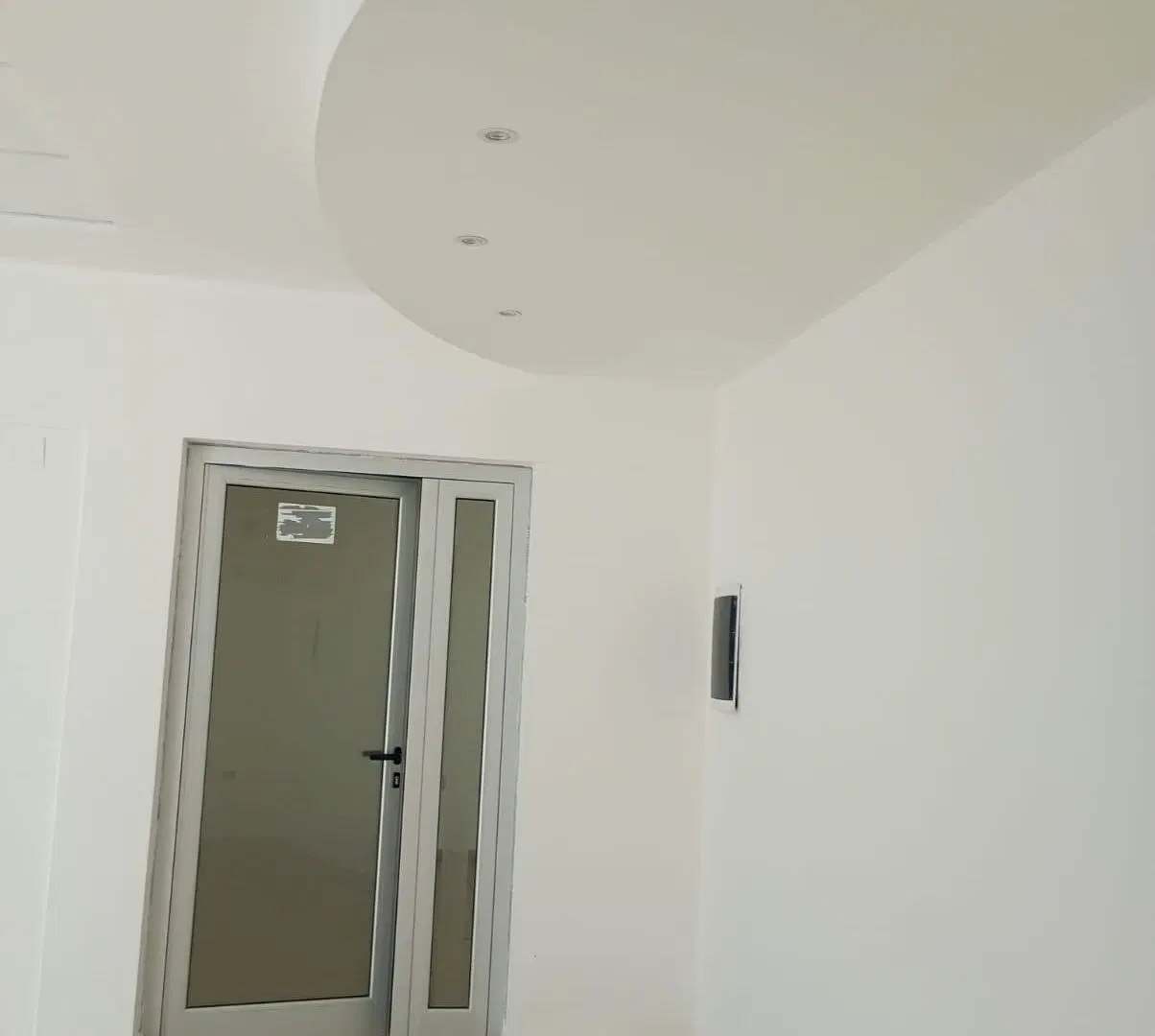 AMPLIO LOCAL COMERCIAL!!!! Excelente ubicación y diseño que se adapta a tú proyecto!! Consultanos 5
