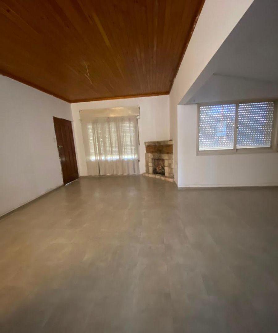 Foto de VENTA CASA - 4 DORM- GRAN PATIO - AMBIENTES AMPLIOS Y LUMINOSOS!!!!, imagen 2