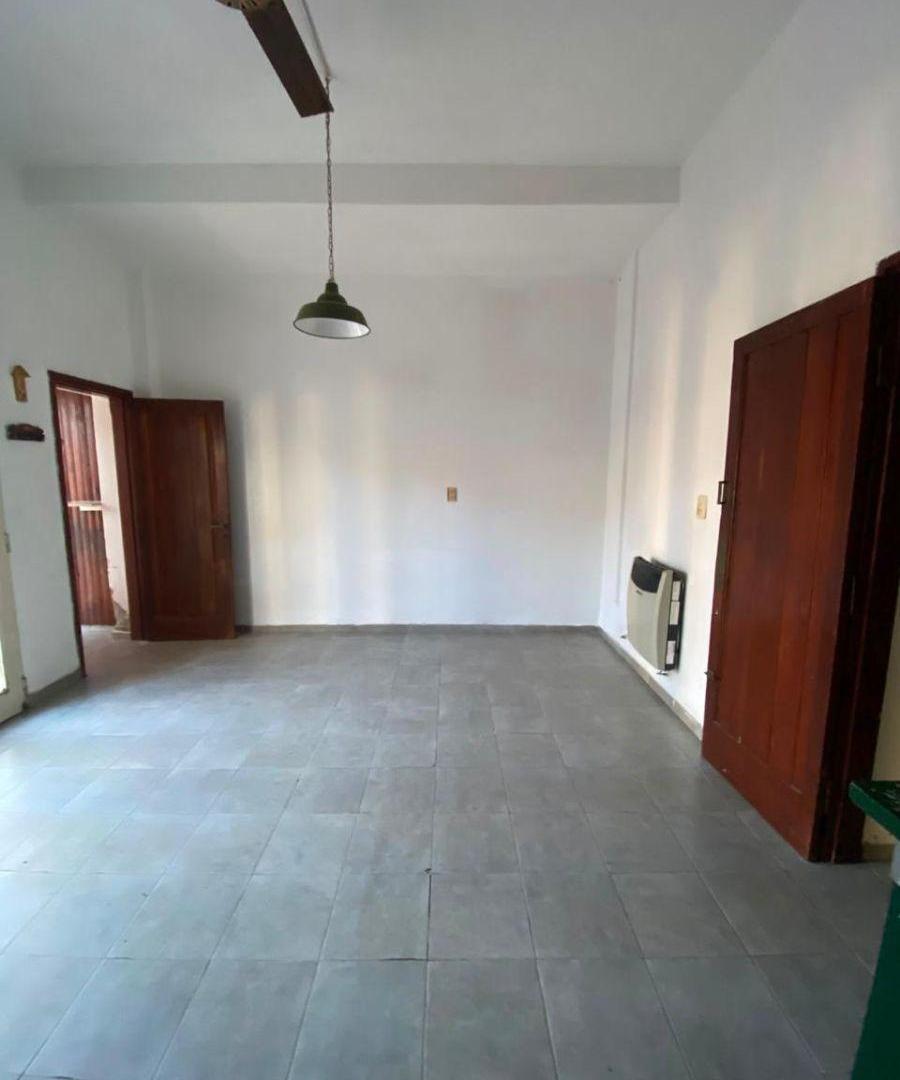Foto de VENTA CASA - 4 DORM- GRAN PATIO - AMBIENTES AMPLIOS Y LUMINOSOS!!!!, imagen 4