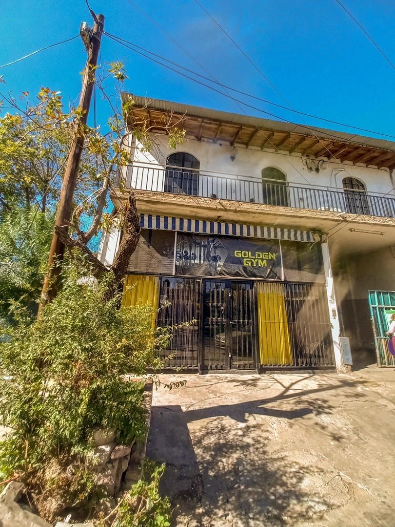 Gran Inmueble Comercial a Refaccionar. Escucha Propuestas 4