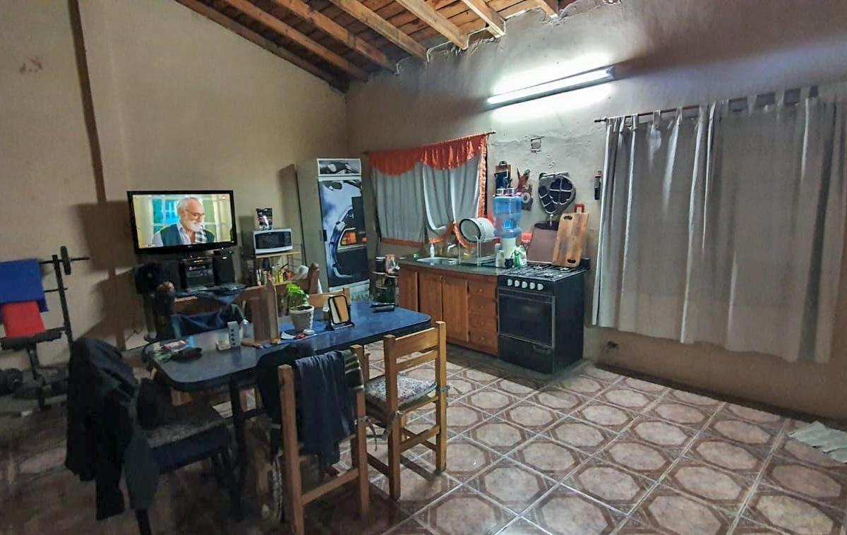 Gran Inmueble Comercial a Refaccionar. Escucha Propuestas 2