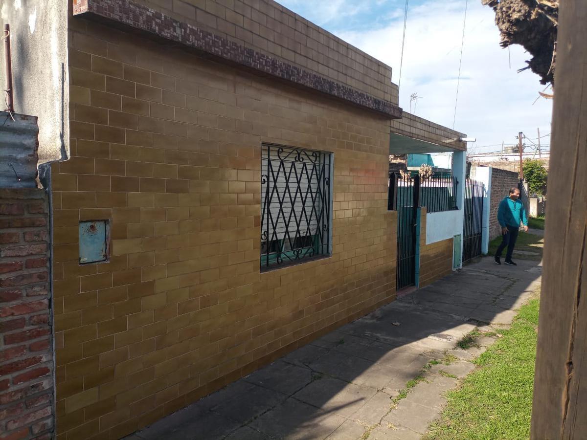 ¡Oportunidad! Casa a Reciclar Sobre Lote Propio 4