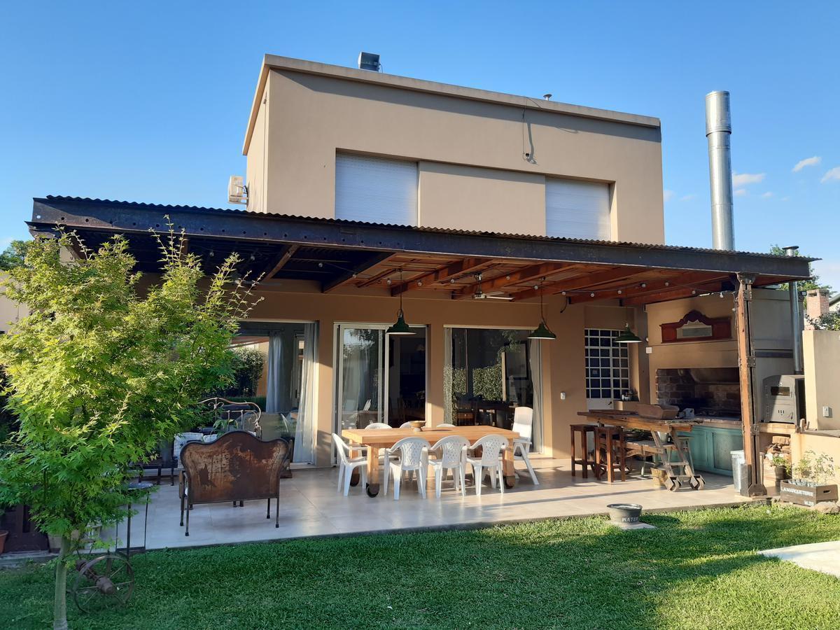 Venta Importante Casa 3 Dorm. Loteo Colombres 2