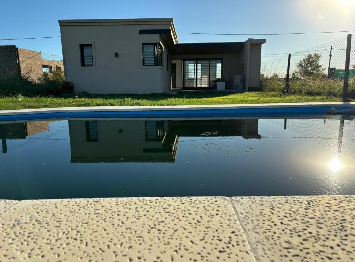 Casa en alquiler lomas de alicia baigorria a estrenar dos dormitorios 3