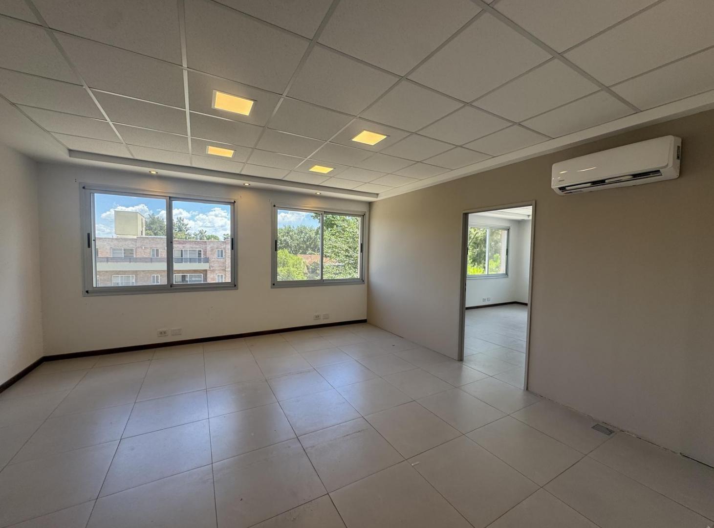 Foto de Alquiler Fisherton oficina de 60m2 disposicion contrafrente jj passo, imagen 4