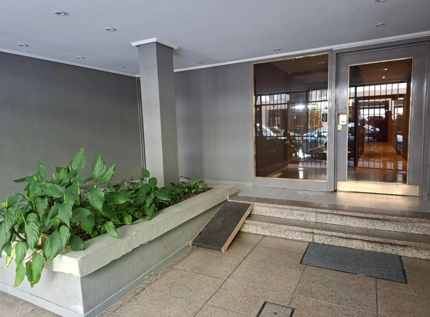 VENTA -Excelente Depto. 3 Amb.. en Las Cañitas