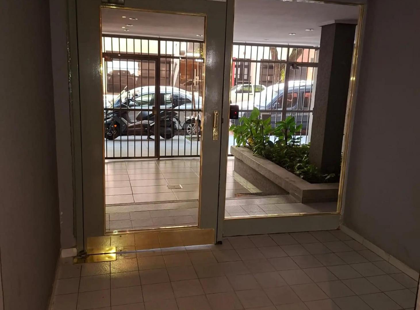 Foto de VENTA -Excelente Depto. 3 Amb.. en Las Cañitas, imagen 3