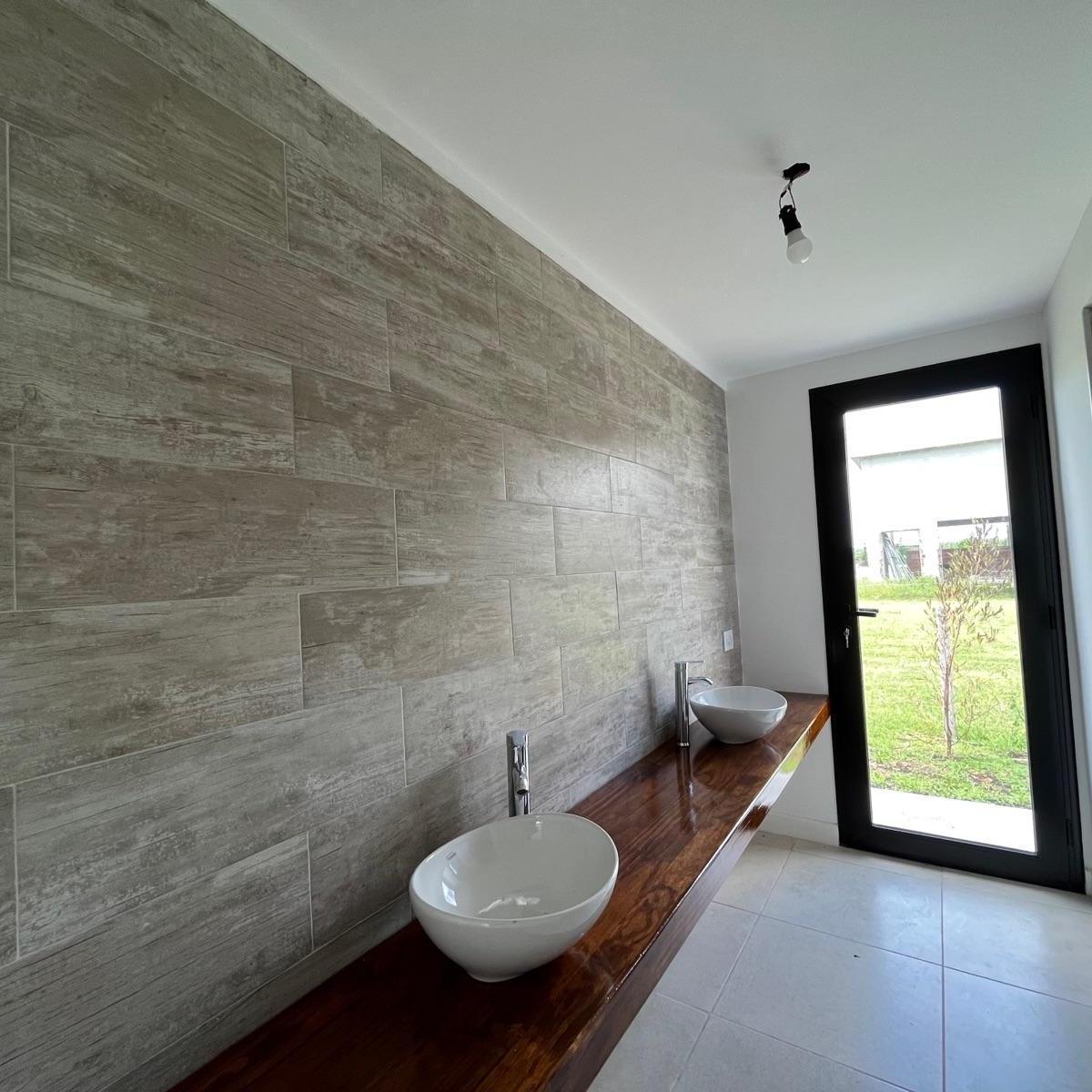 Chalet Premium, Todo en Plata Baja con Quincho, Pileta y Parque. 2
