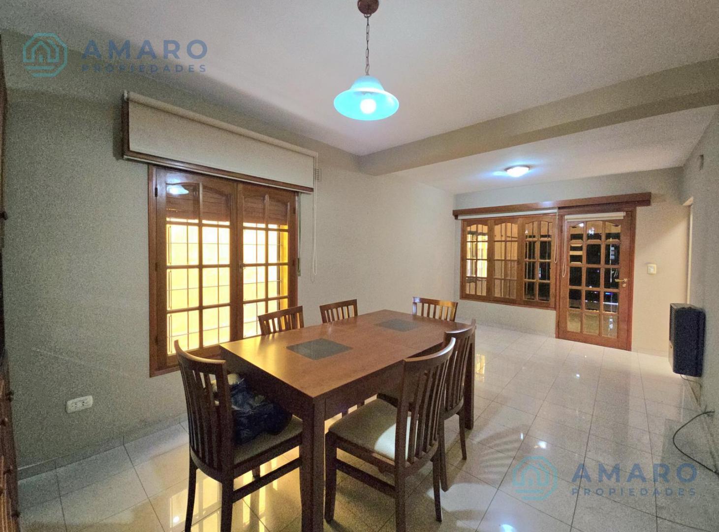 VENTA · CASA · 3 DORMITORIOS · QUINCHO · 2 COCHERAS · AZCUENAGA