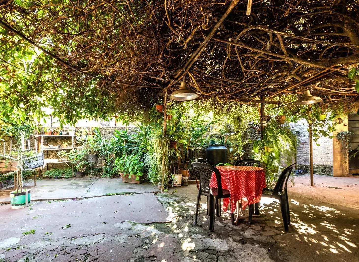 VENTA · CASA · 4 DORMITORIOS · PATIO · ZONA NORTE 5