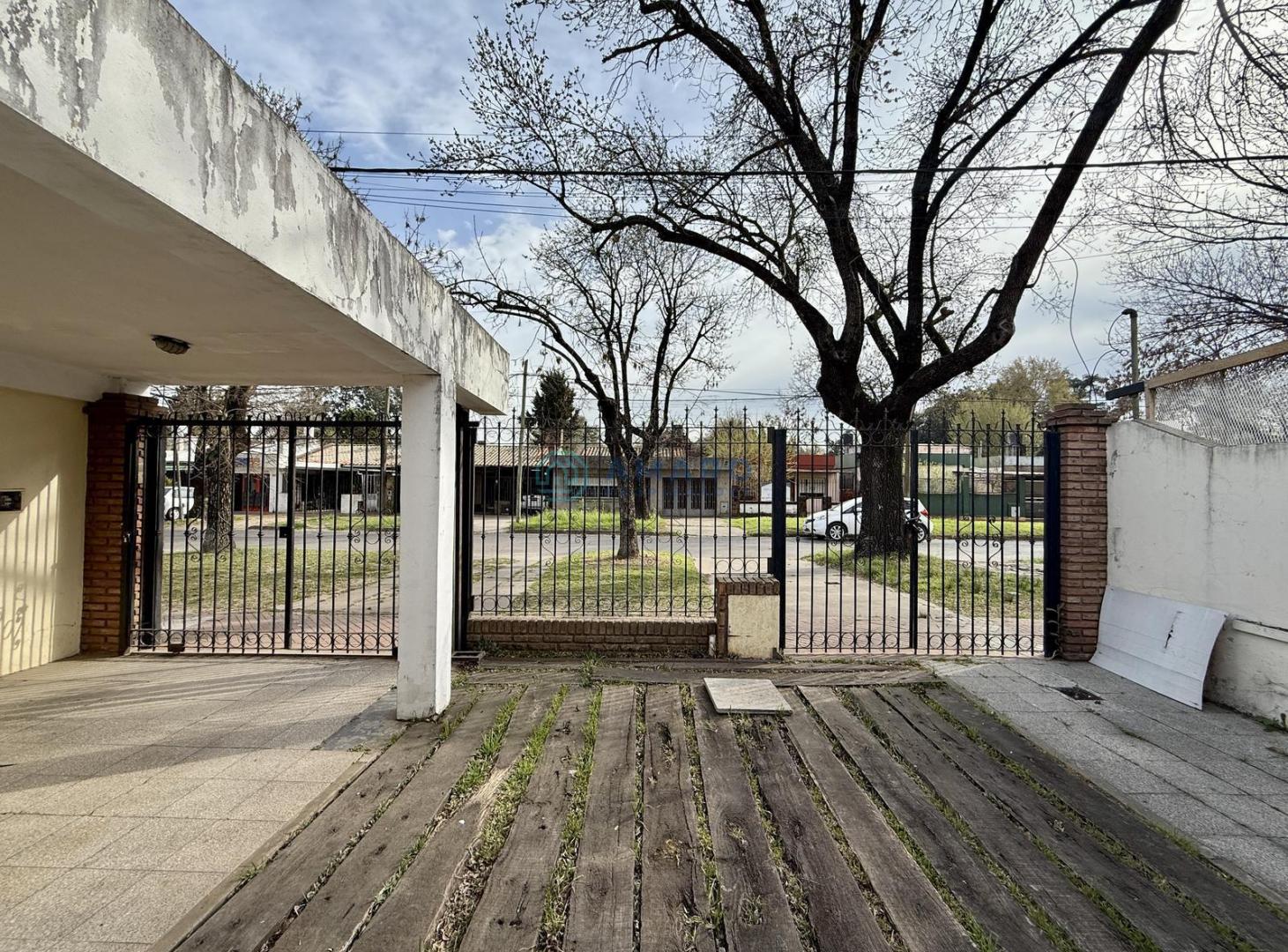 Foto de VENTA · CASA · 3 DORMITORIOS · JARDÍN · PARRILLERO · BARRIO GRÁFICO, imagen 3