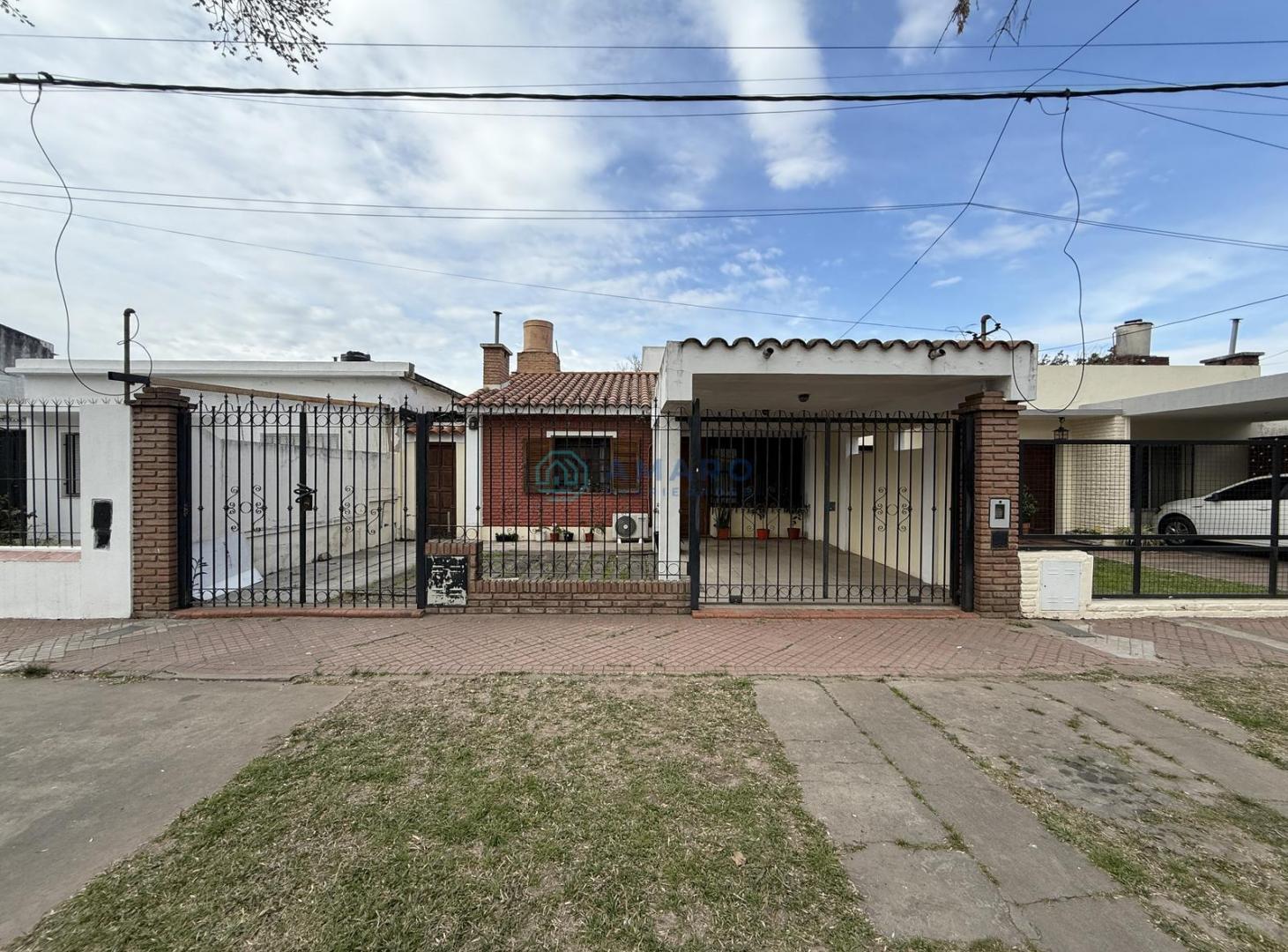 Foto de VENTA · CASA · 3 DORMITORIOS · JARDÍN · PARRILLERO · BARRIO GRÁFICO, imagen 1