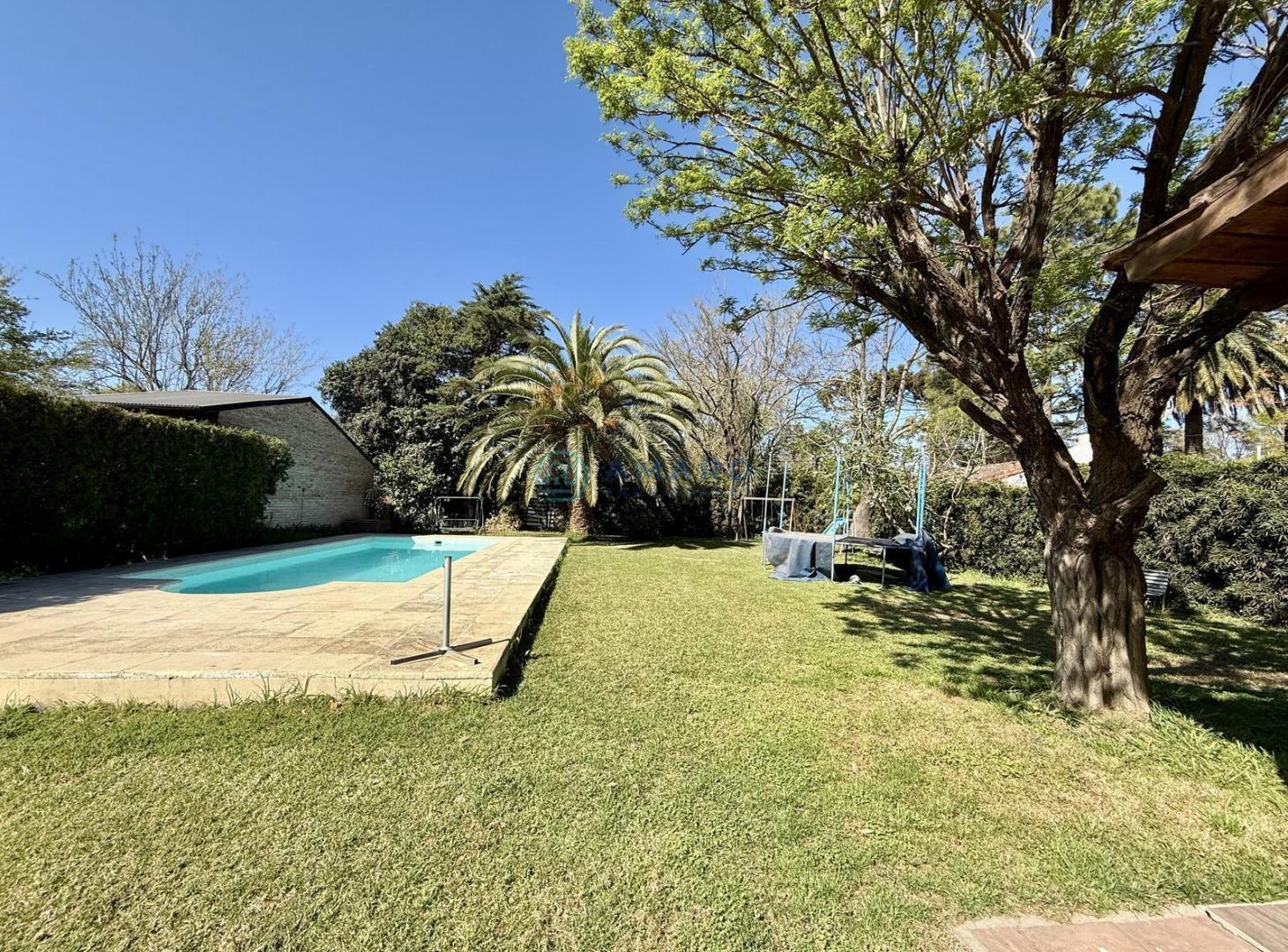 Foto de VENTA · CASA · DOS DORMITORIOS · GALERIA · QUINCHO · AMPLIO JARDÍN ·, imagen 1