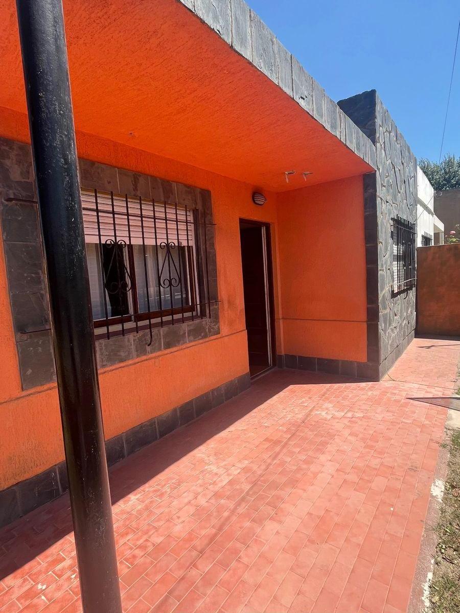 Casa en La Playa de Quequén a 250 m. del Mar! Cedula Catastral Vigente! 5