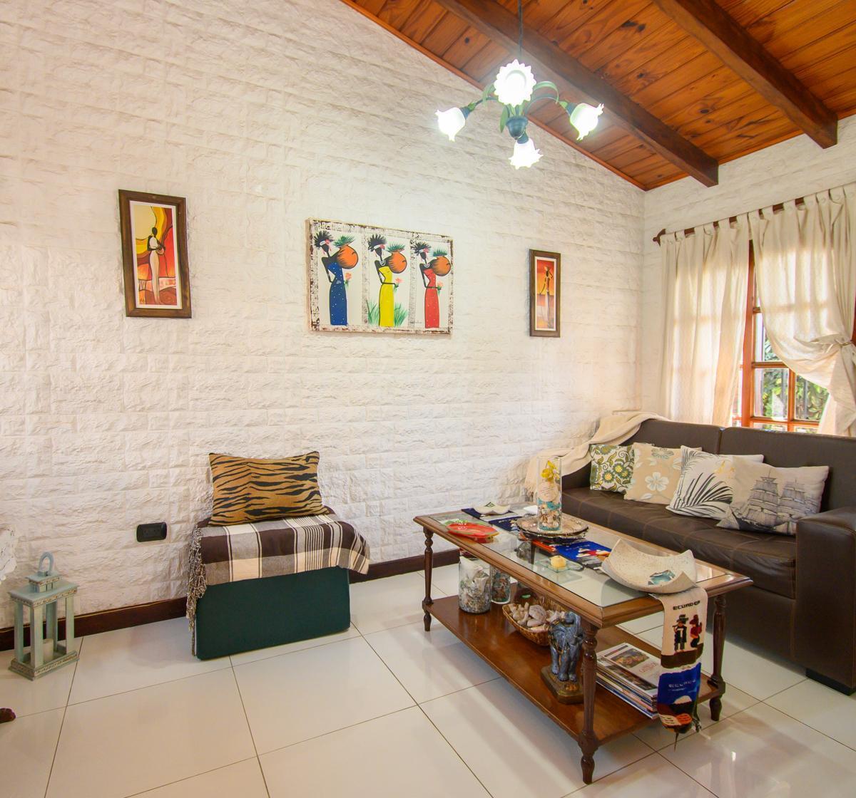 Foto de Casa Proxima a Av. Aristobulo Del Valle, imagen 3
