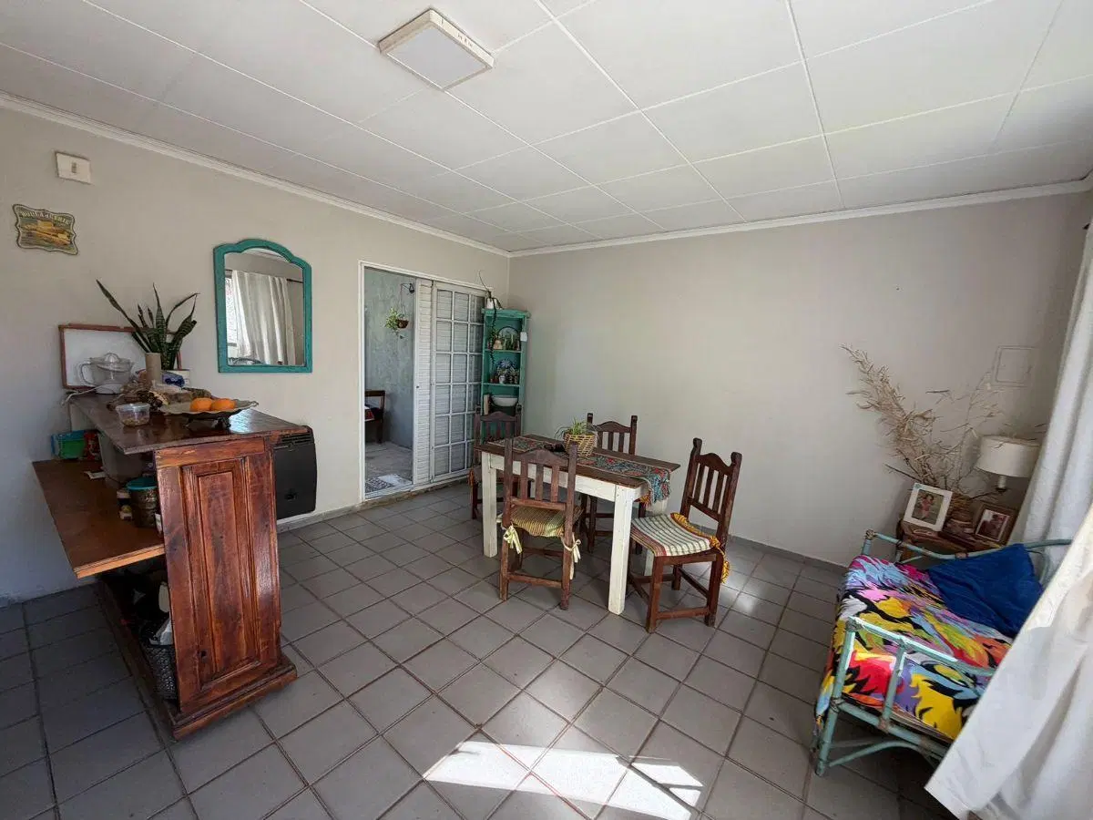 Casa de 3 Dormitorios con Patio a 50mts de calle Alberdi, Santo Tome. 4