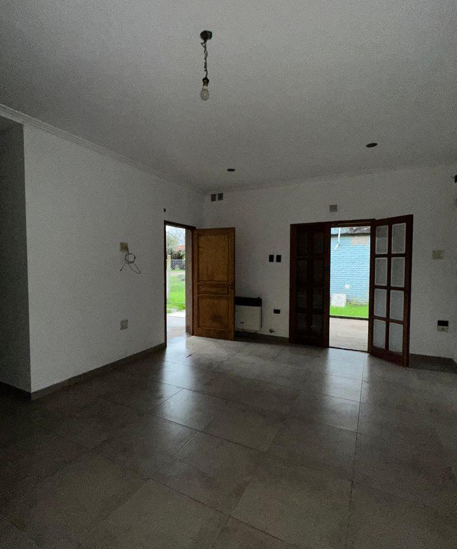 Foto de Casa 2 dormitorios con pileta, galería y cochera – Sauce Viejo, imagen 3