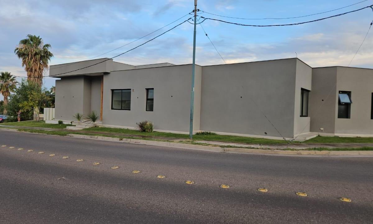 Casa a Estrenar en Venta en Barrio Privado Palmares 3