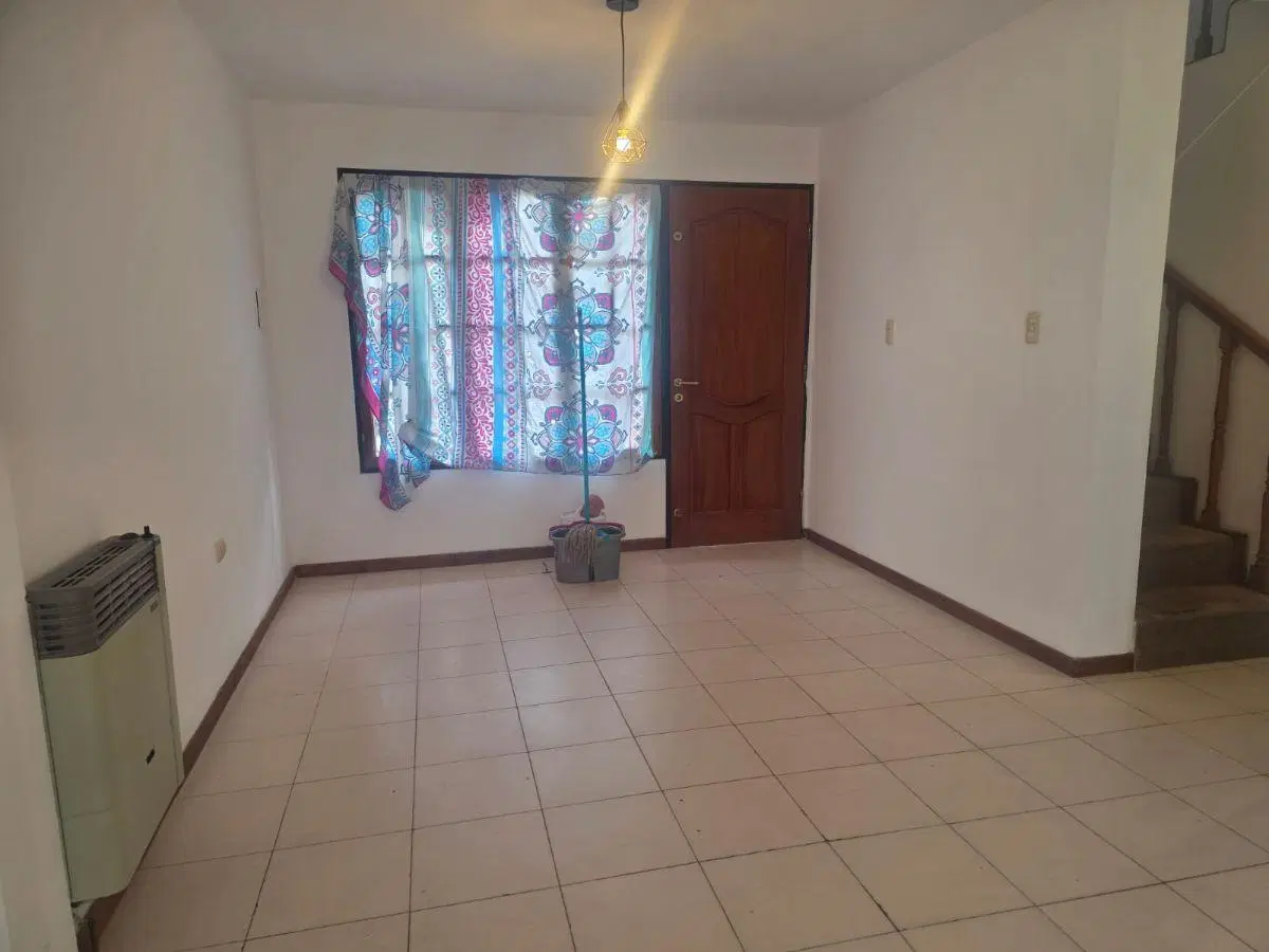 CASA EN ALQUILER BARRIO SPUNC GUAYMALLEN 1