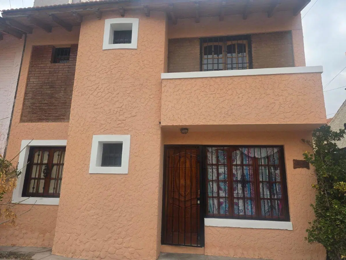 CASA EN ALQUILER BARRIO SPUNC GUAYMALLEN 4