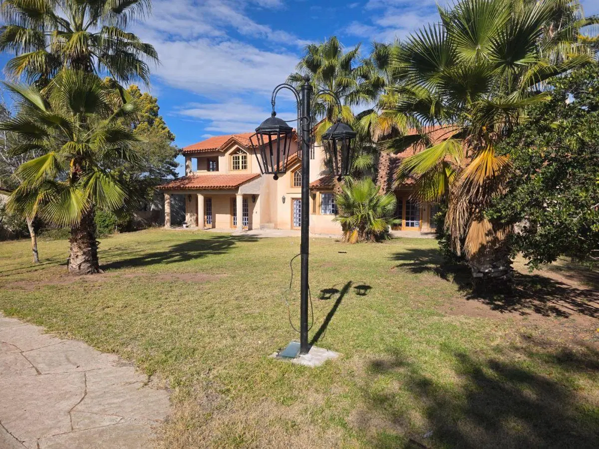 CASA ESQUINA EN ALQUILER BARRIO DALVIAN CIUDAD MENDOZA 3