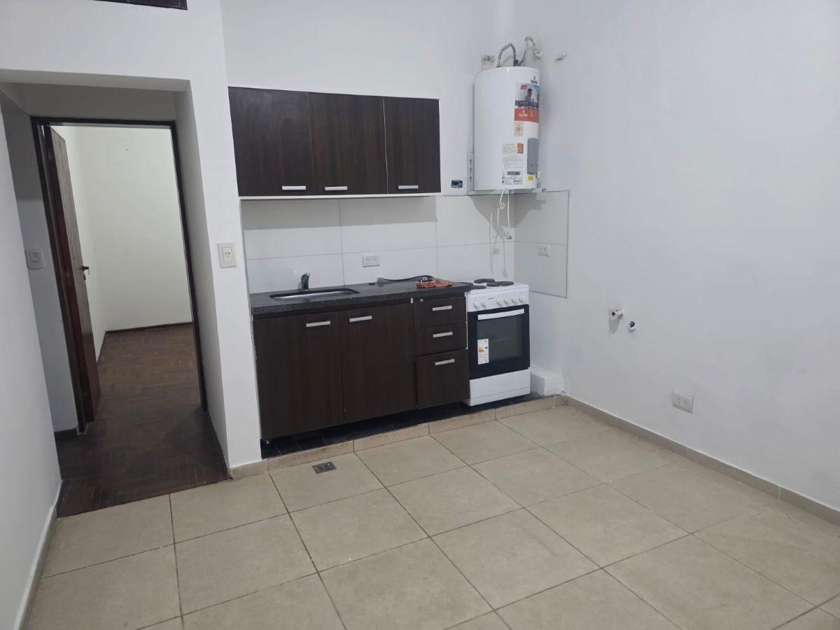 Foto de DEPARTAMENTO EN ALQUILER CALLE LISANDRO MOYANO LAS HERAS, imagen 4