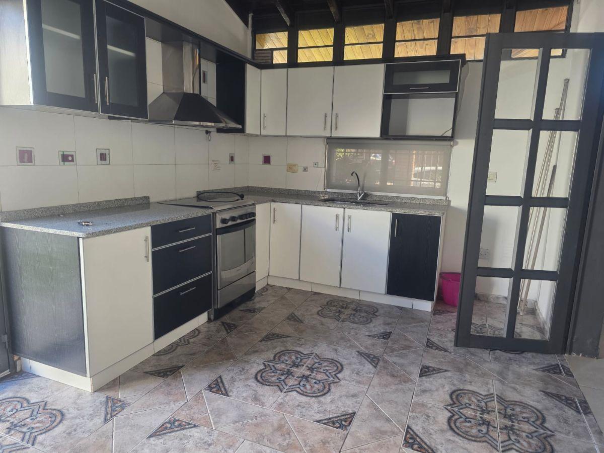 Foto de CASA ESQUINA EN VENTA VILLA NUEVA GUAYMALLÉN, imagen 1