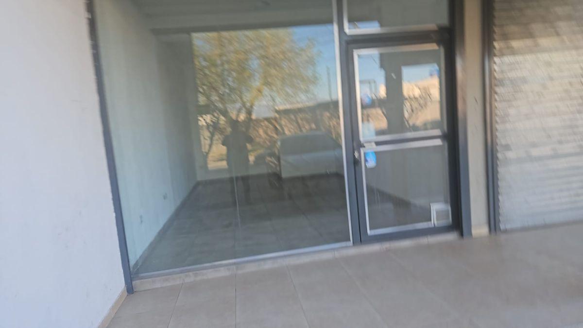 Foto de LOCAL COMERCIAL EN ALQUILER CALLE TAPON MOYANO GUAYMALLÉN, imagen 2