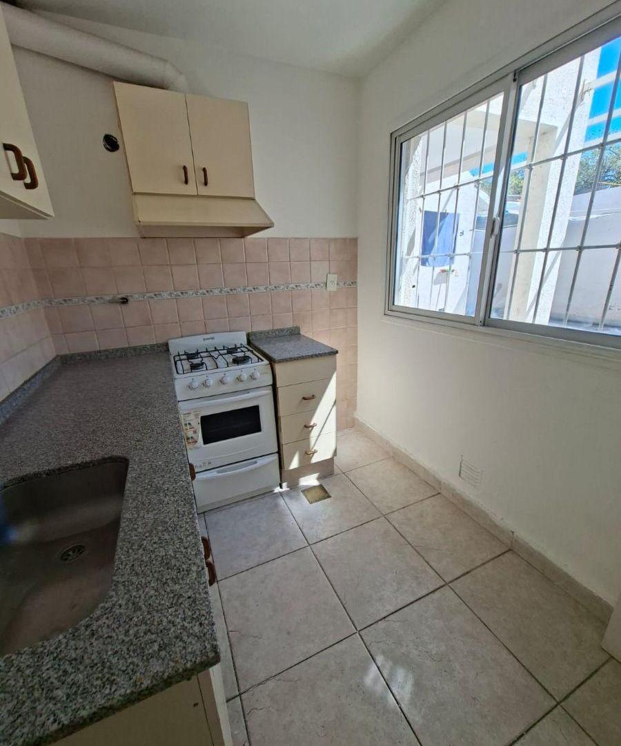 Foto de DUPLEX EN ALQUILER EN COMPLEJO CERRADO CALLE MITRE, imagen 3
