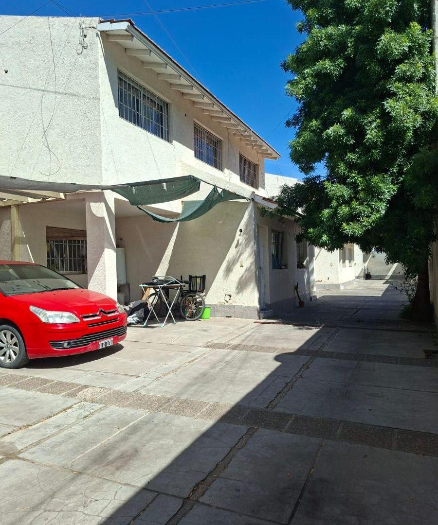 Foto de DUPLEX EN ALQUILER EN COMPLEJO CERRADO CALLE MITRE, imagen 2