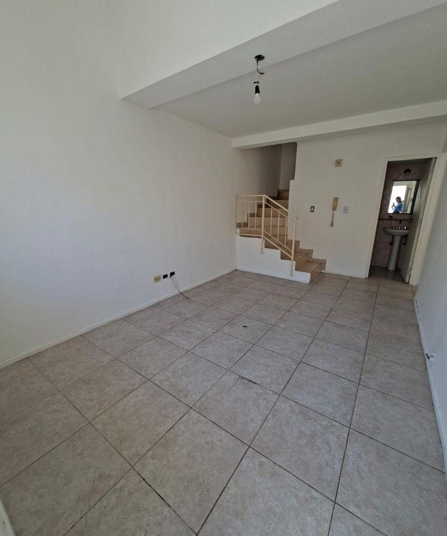 Foto de DUPLEX EN ALQUILER EN COMPLEJO CERRADO CALLE MITRE, imagen 5