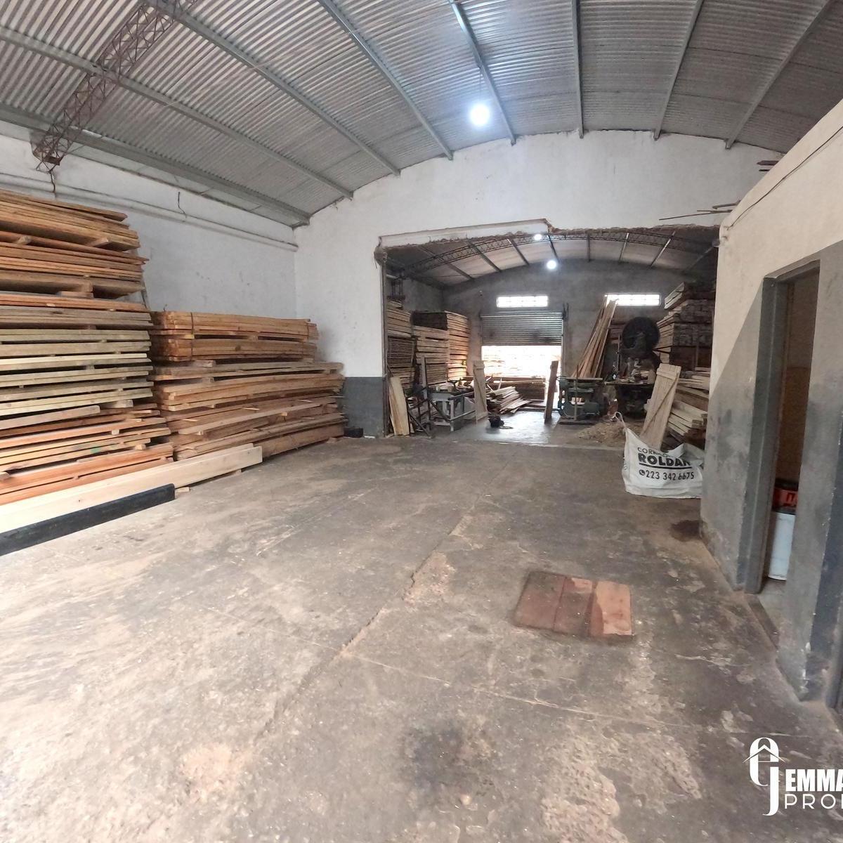 En Venta | Galpón en con Oficina y Baño. 5