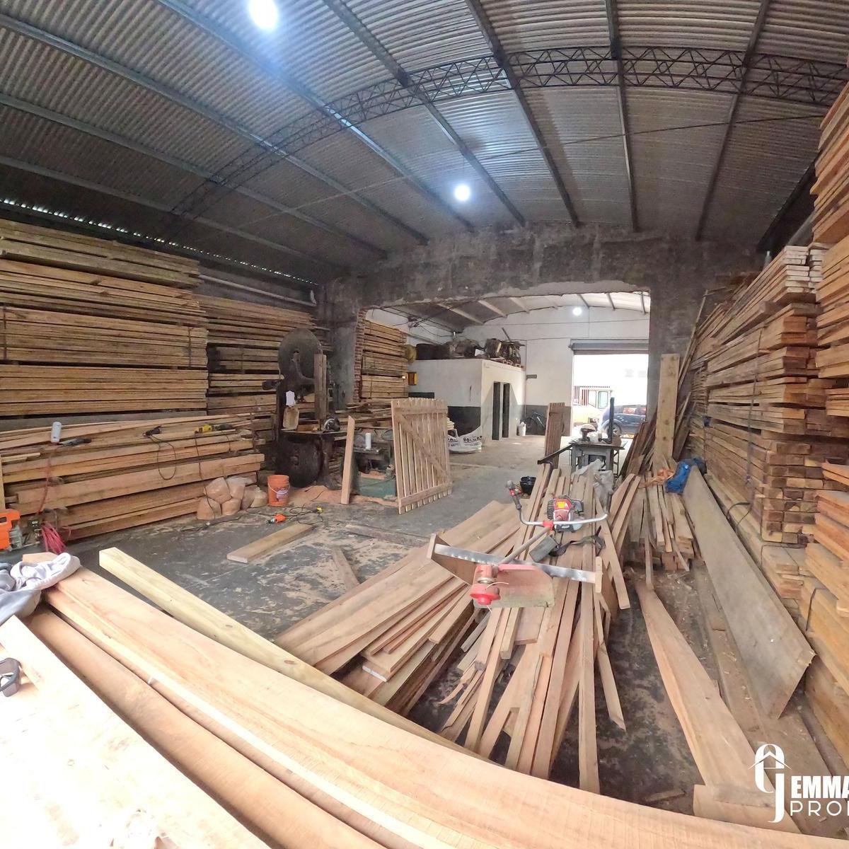 En Venta | Galpón en con Oficina y Baño. 4
