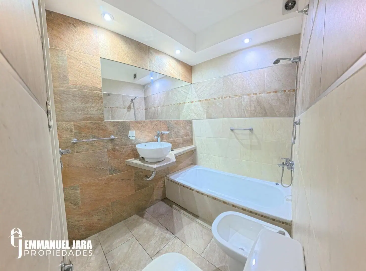 EN VENTA | DEPARTAMENTO 2 AMBIENTES C/ DEPENDENCIA, BALCÓN Y PATIO 8