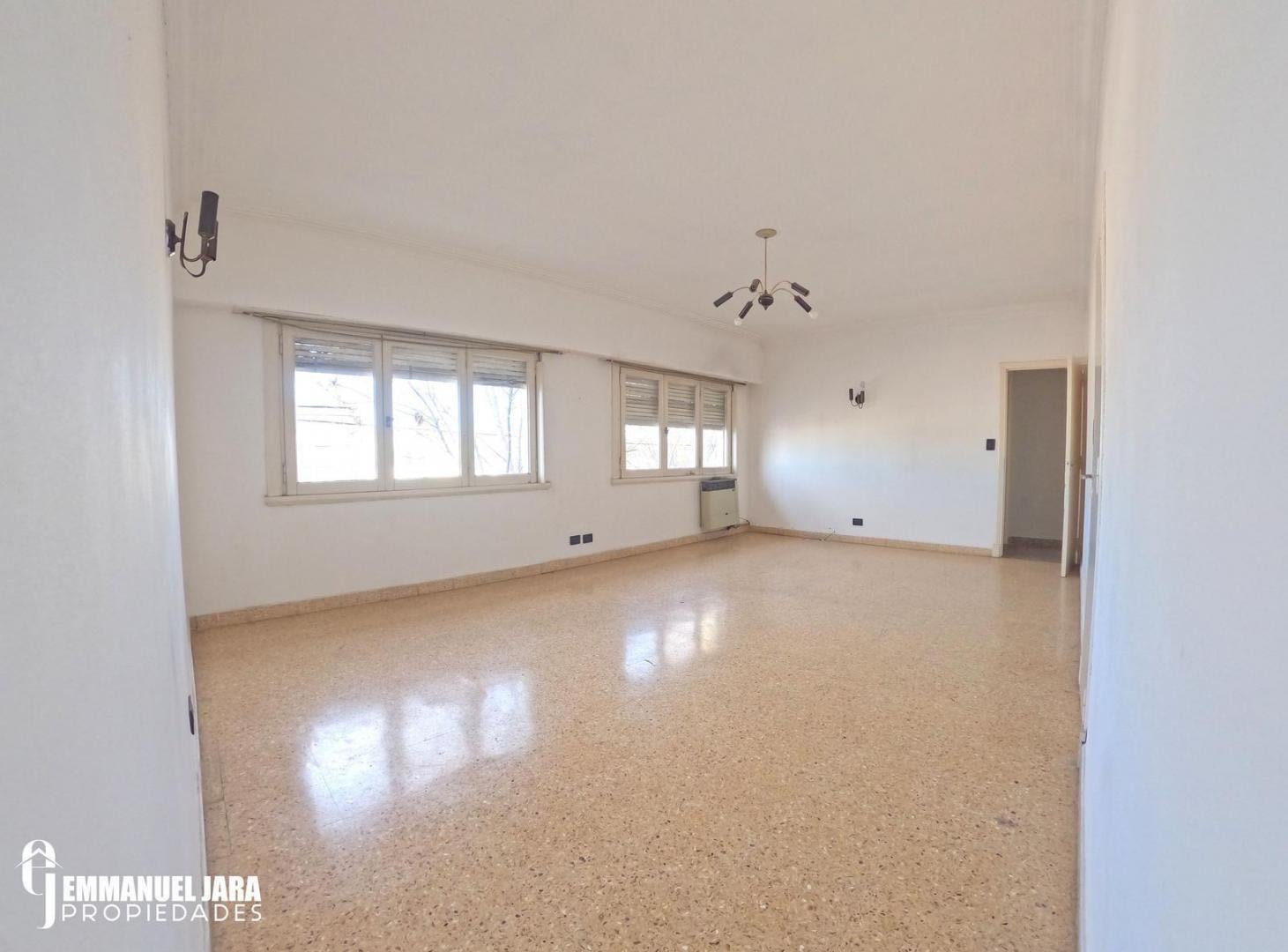 Foto de EN VENTA | PH 4 AMBIENTES A LA CALLE APTO CREDITO, imagen 2