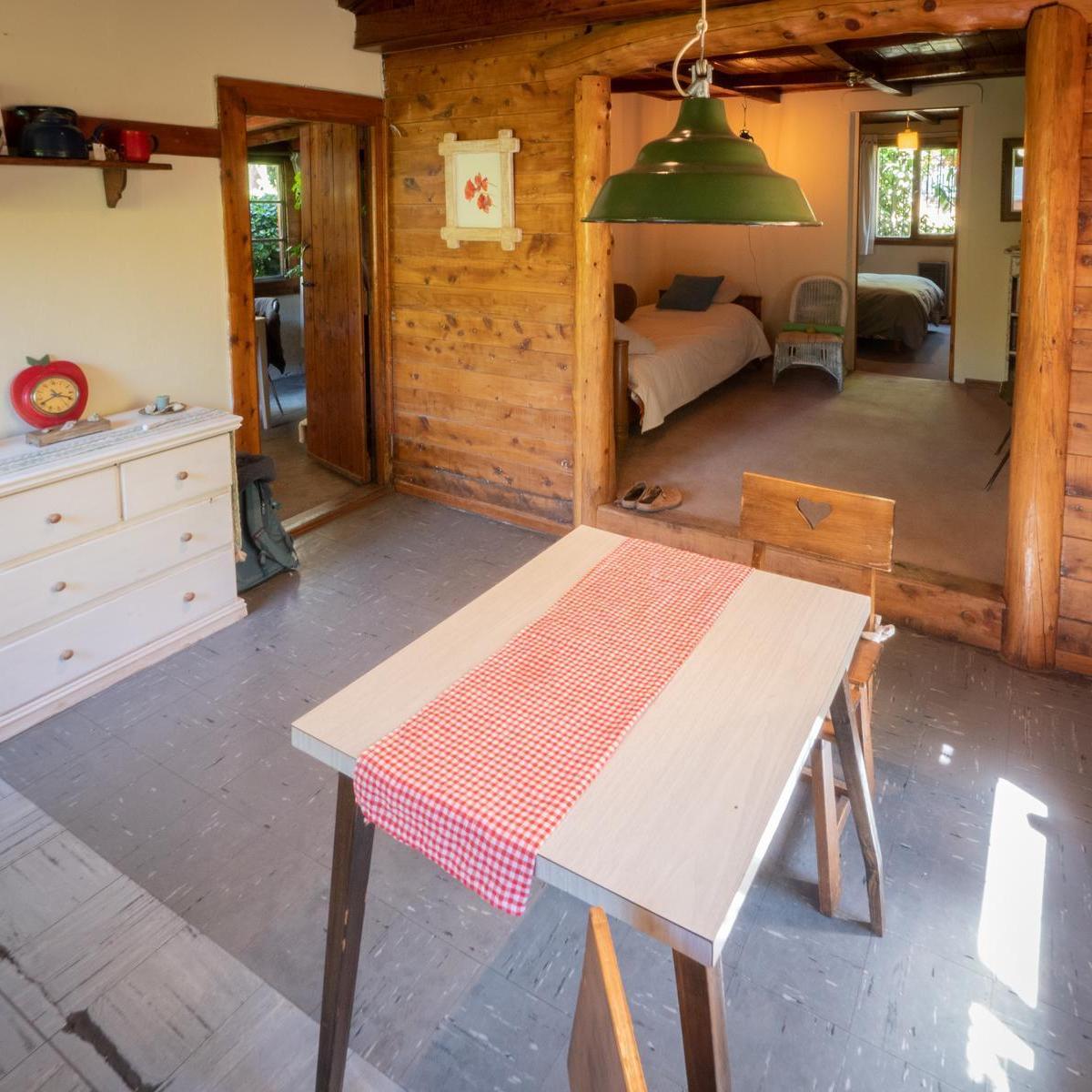 Complejo Multifuncional: Consultorios, Departamentos y Cabaña en Barrio Melipal, Bariloche 1