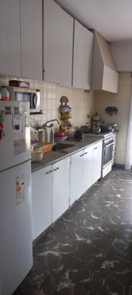 Foto de 3 LOCALES y CASA de 3 Amb Planta Alta, imagen 2