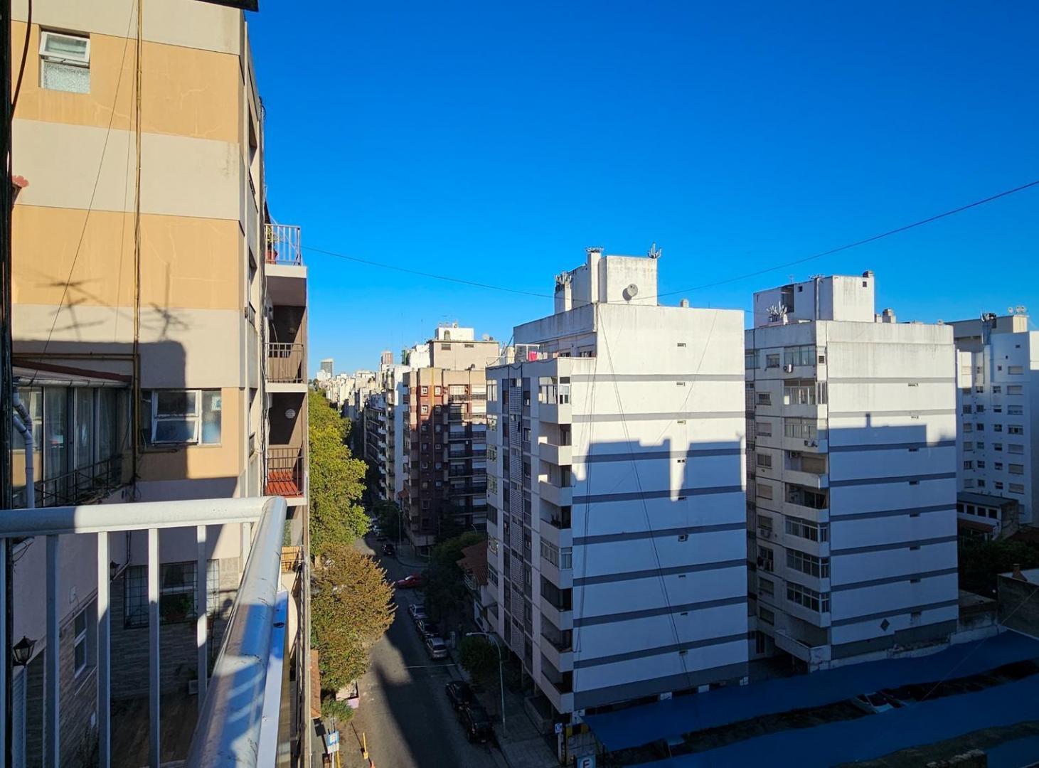 Foto de Alquiler 24 meses - 2 AMB a la calle c/ balcón y lavadero, imagen 4