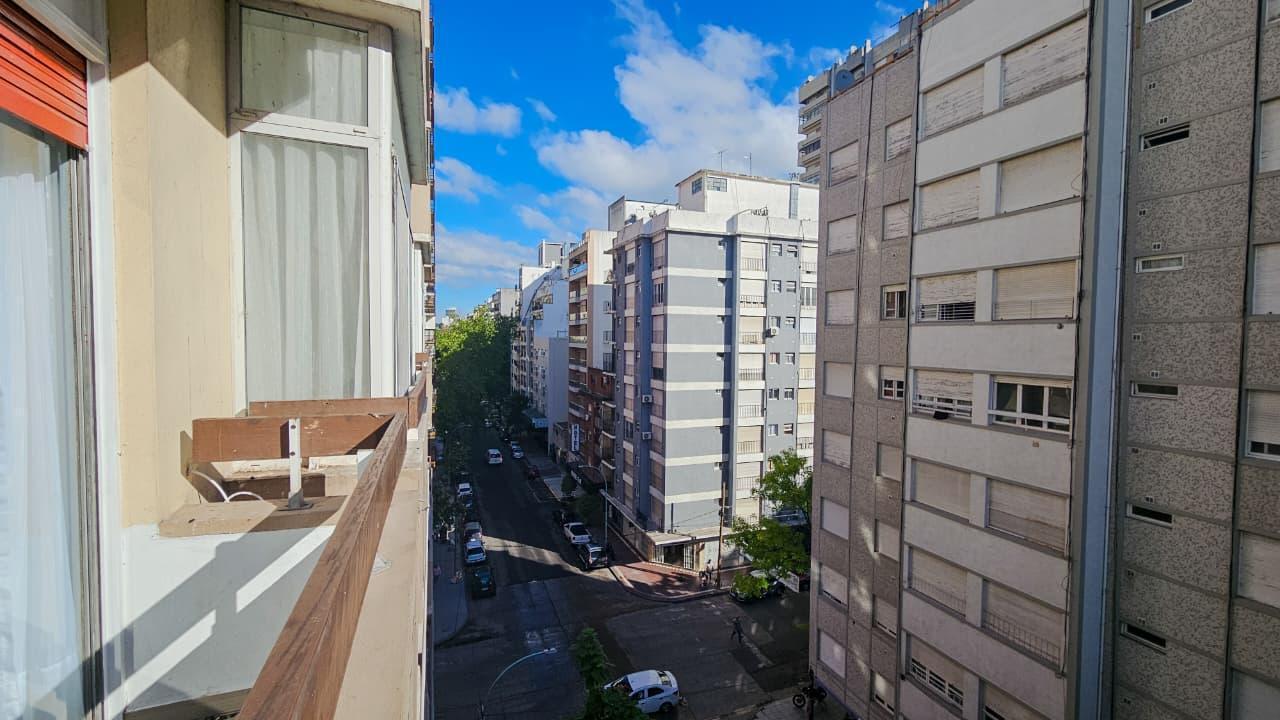 Foto de 1 AMB totalmente RECICLADO c/ Balcón saliente a la calle, imagen 1