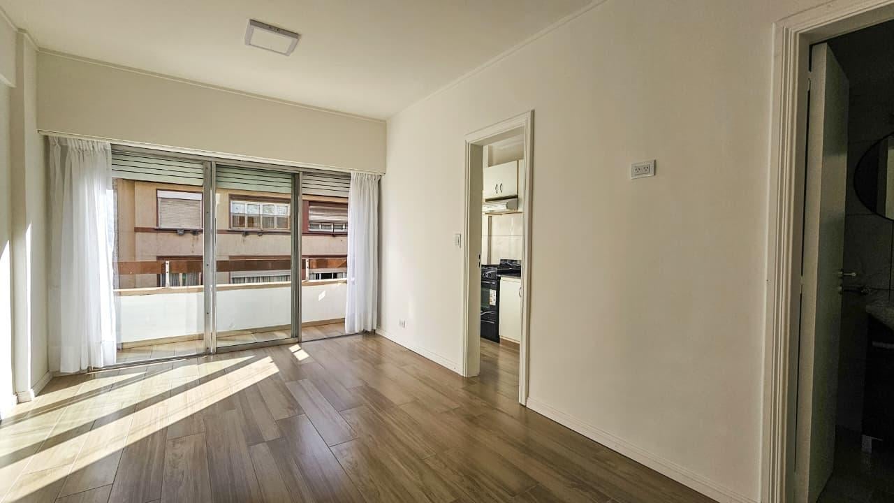 Foto de 1 AMB totalmente RECICLADO c/ Balcón saliente a la calle, imagen 5