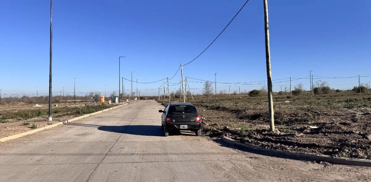 Terrenos contiguos - Apto Comercio - 1200 m2 1