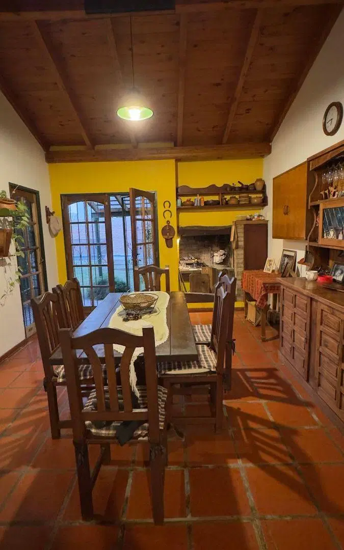 Casa con 3 dormitorios y 350 m² en venta en Poeta Lugones 5