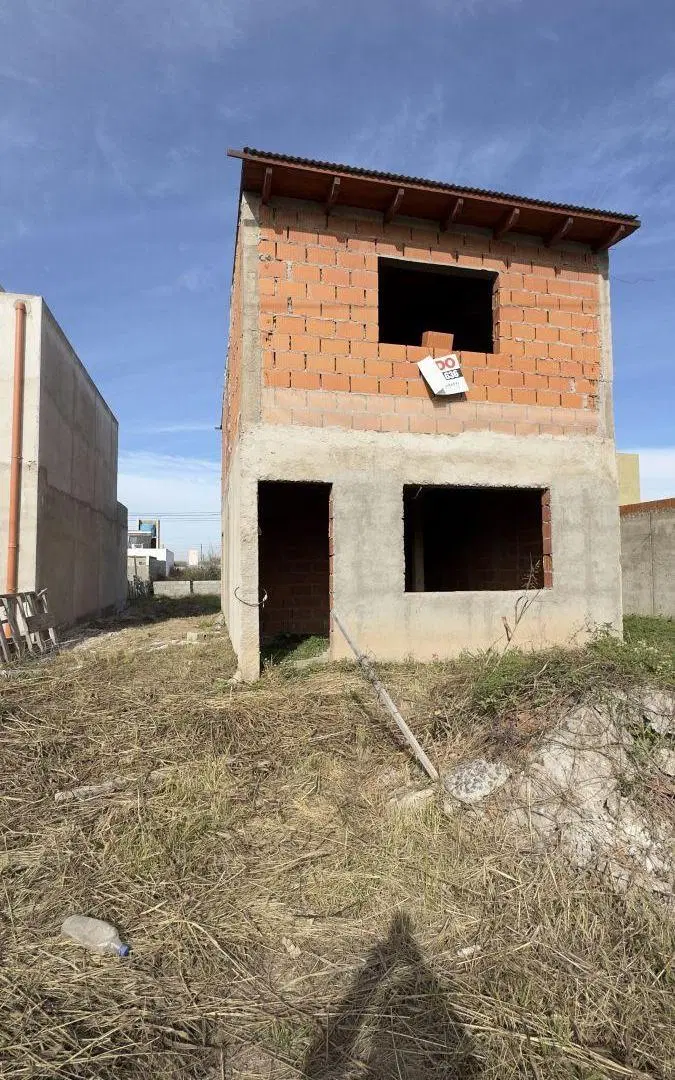 Casa en venta con 200 m² en Argüello Norte 4