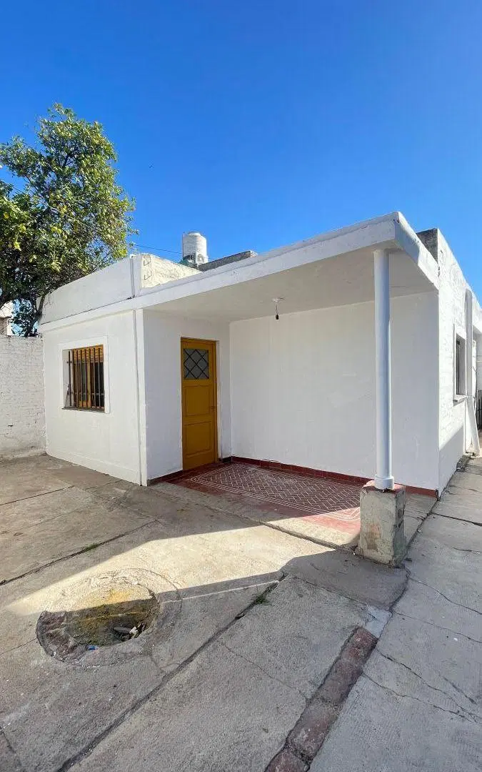 Casa de 200 m² con 2 dormitorios en venta en General Bustos 3