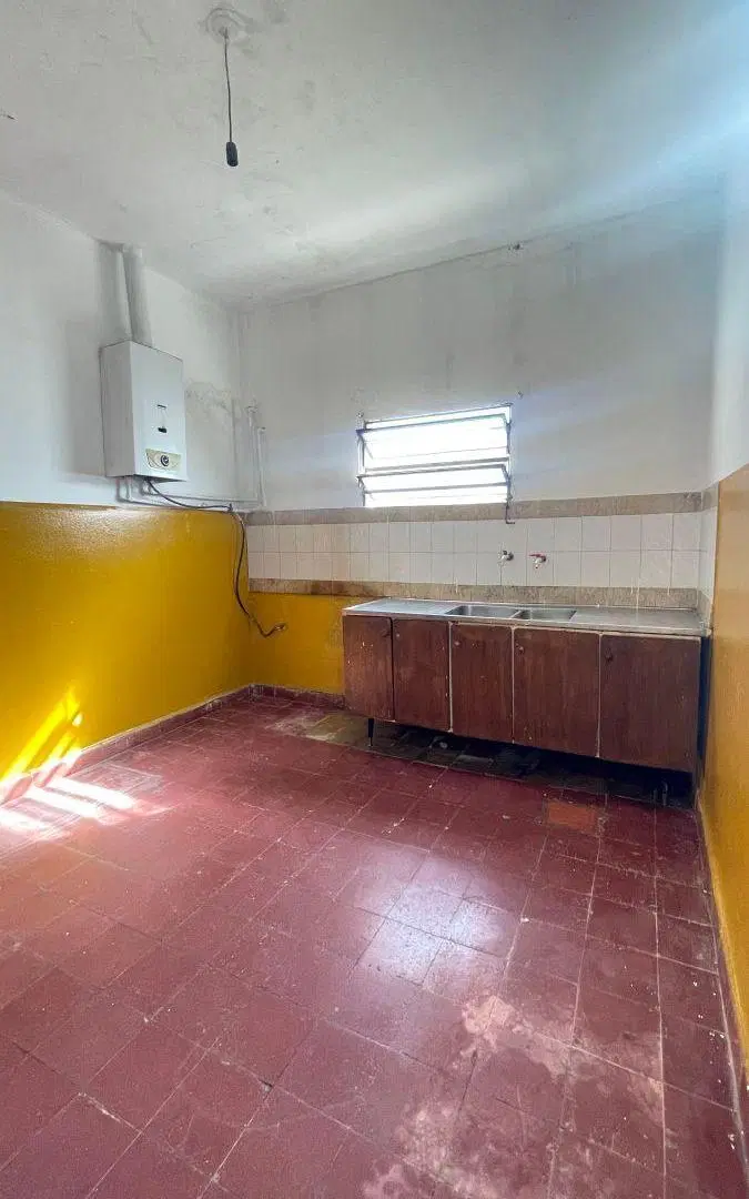 Casa de 200 m² con 2 dormitorios en venta en General Bustos 4