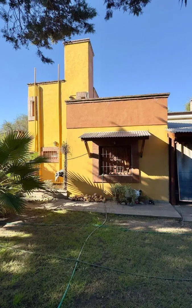El Talar Casa en venta con 1124 m² totales 423 cubiertos 4