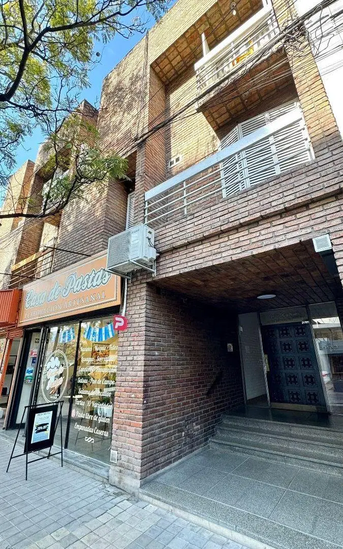 Alquilo dpto de 1 dorm sobre Av. 24 se Septiembre B° General paz 4