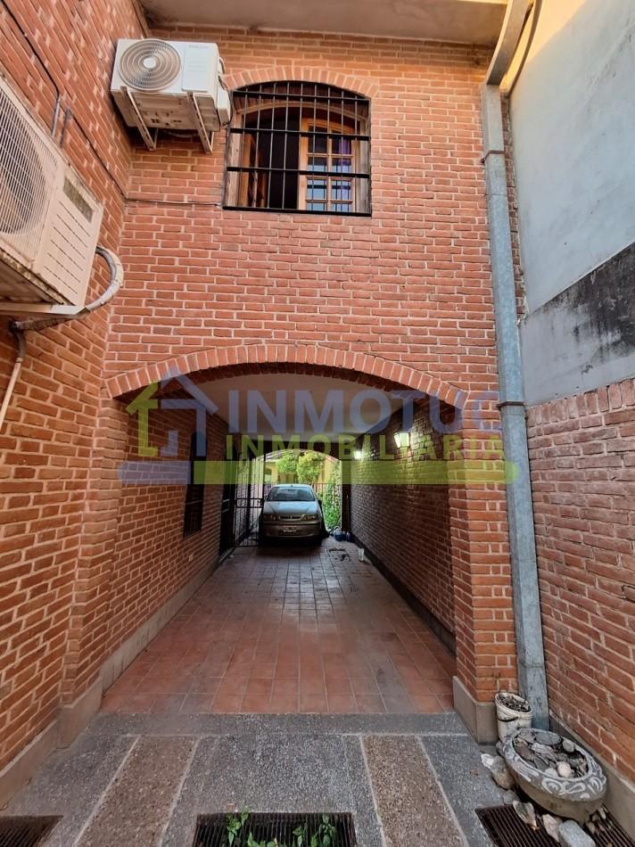 Foto de CASA ISABEL LA CATOLICA 1200 - 4 DORM 2 BAÑOS FONDO, imagen 3